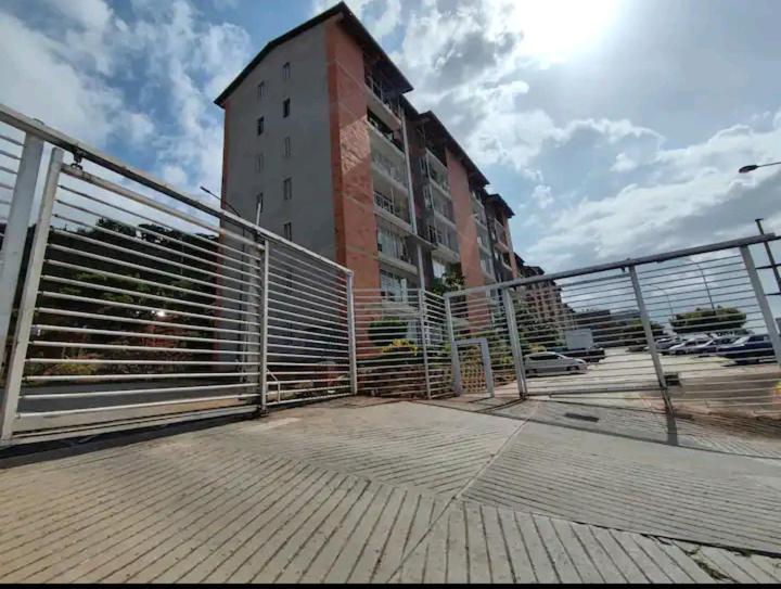 Apartamento Frente Al Aeropuerto De Maiquetia Luaran gambar